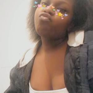 Meet your Posher, Monique